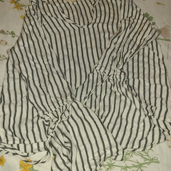 Soft, comfy, sexy top - Picture 5 of 5